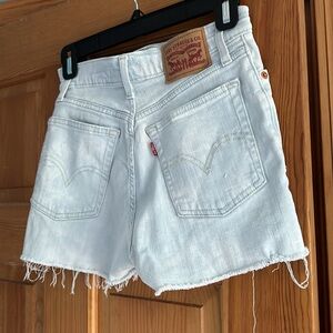Levi High Rise Summer Short!